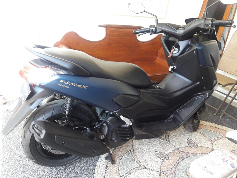 Yamaha NMax 155 + Surfrack